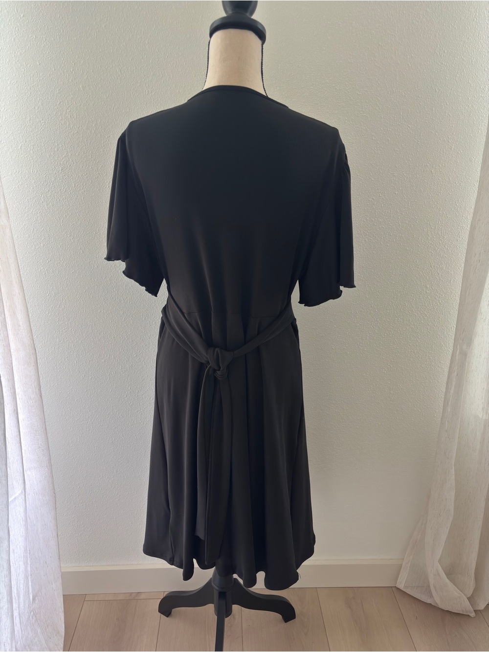 SHEIN Black Flutter Sleeve Wrap Midi Dress - Picture 2 of 5